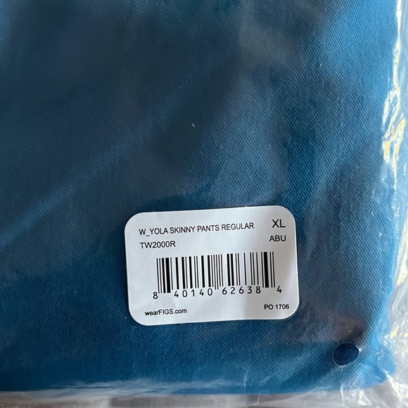 Figs limited edition Alps blue Casma top and Yola bottoms - Picture 7 of 7